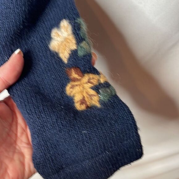 Bobbie Brooks Navy Blue Autumn Fall V-Neck long Sleeve Sweater. Size Small. - Picture 4 of 10